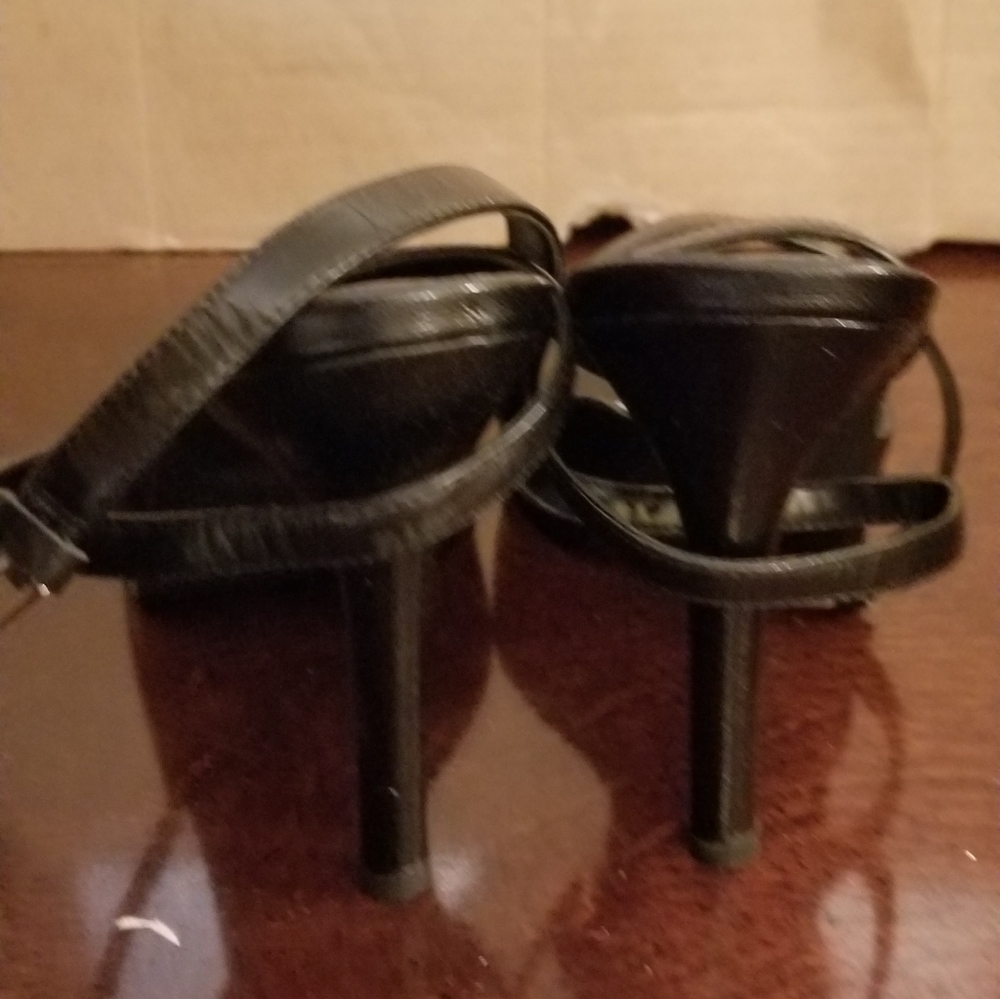 Shoes - Picture 4 of 4